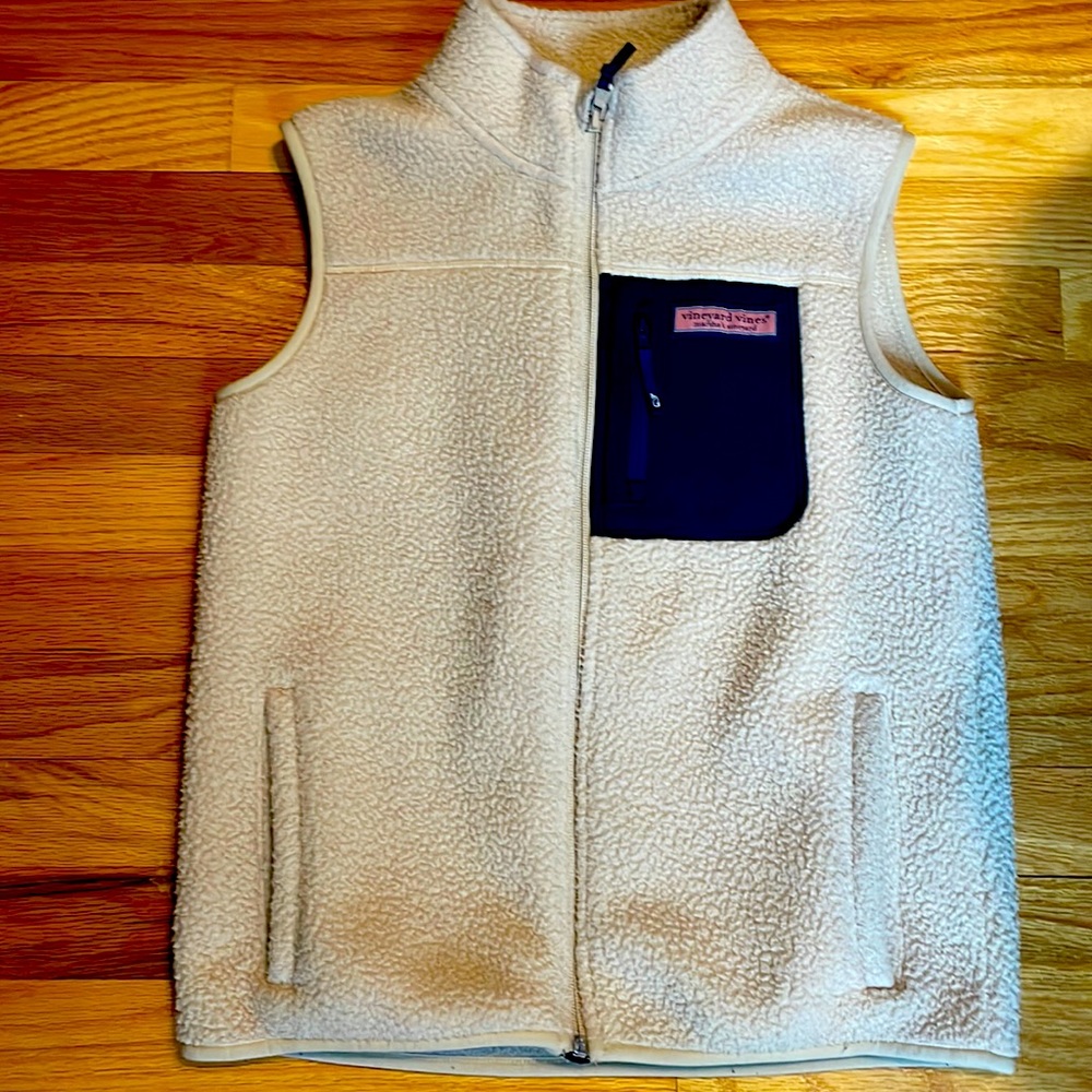 Vineyard Vines kids Shep vest size M 12-14